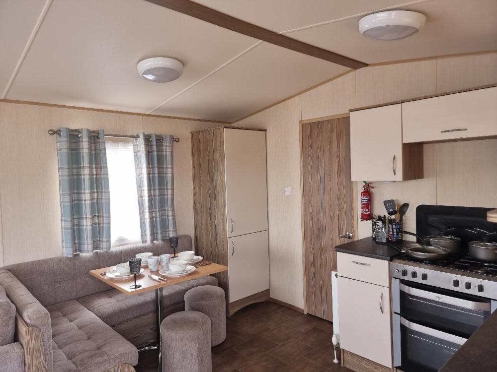 Willow-Static Caravan On Holiday Park Near Margate, Kent Hotell Birchington-on-Sea Exteriör bild