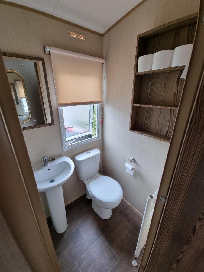 Willow-Static Caravan On Holiday Park Near Margate, Kent Hotell Birchington-on-Sea Exteriör bild