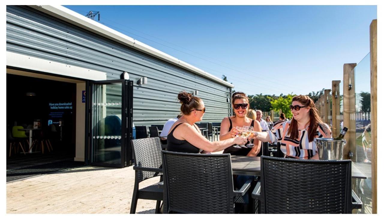 Willow-Static Caravan On Holiday Park Near Margate, Kent Hotell Birchington-on-Sea Exteriör bild