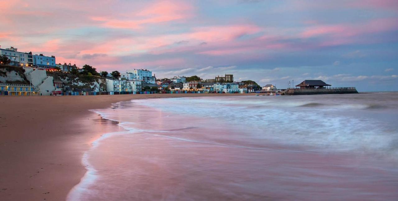Willow-Static Caravan On Holiday Park Near Margate, Kent Hotell Birchington-on-Sea Exteriör bild
